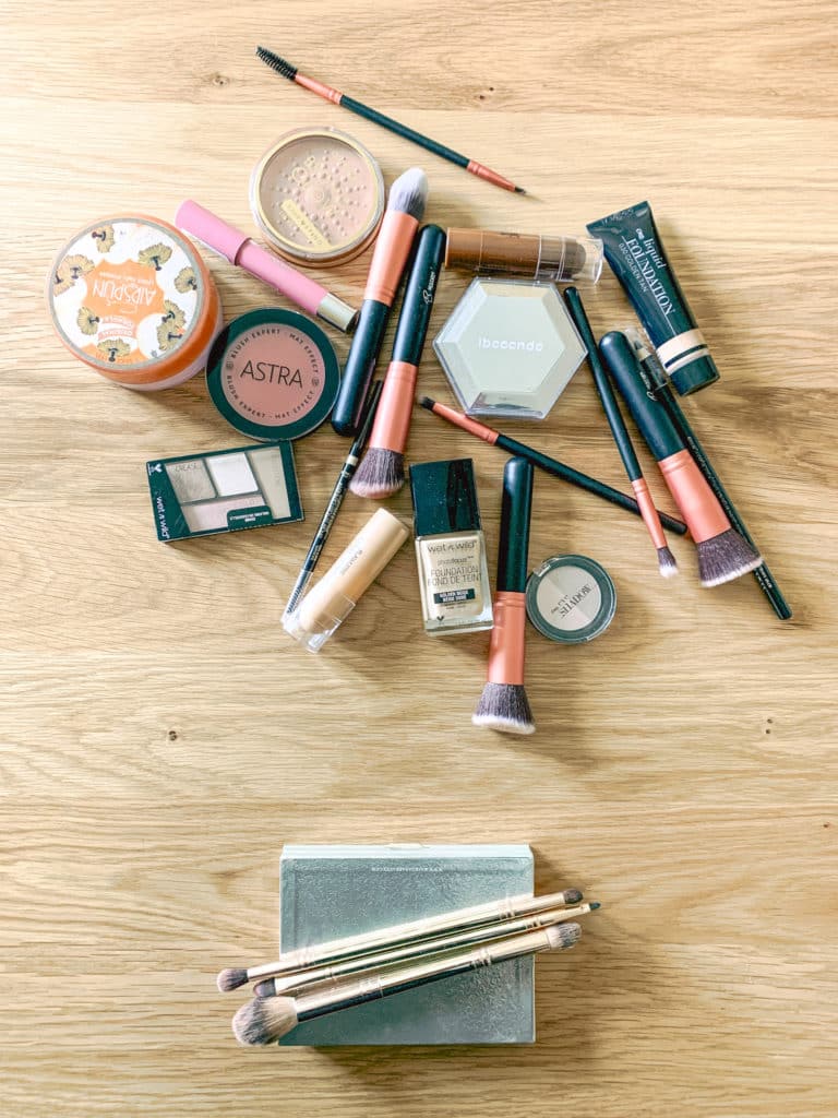 The Best Makeup for Minimalists