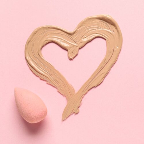 Skin Tint vs Tinted Moisturizer: Which One is Right for Your Skin?